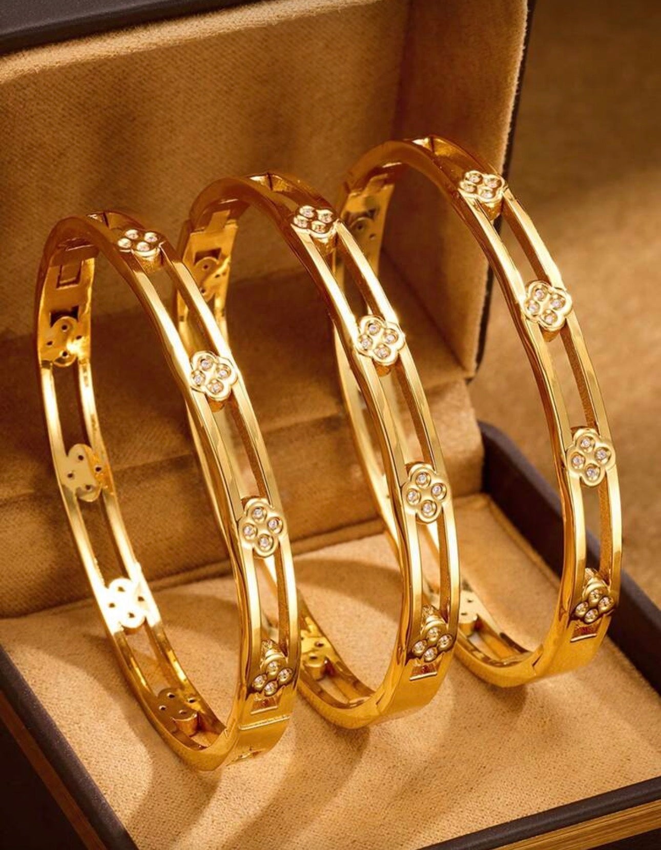 Stainless steel 18k Gold plated waterproof